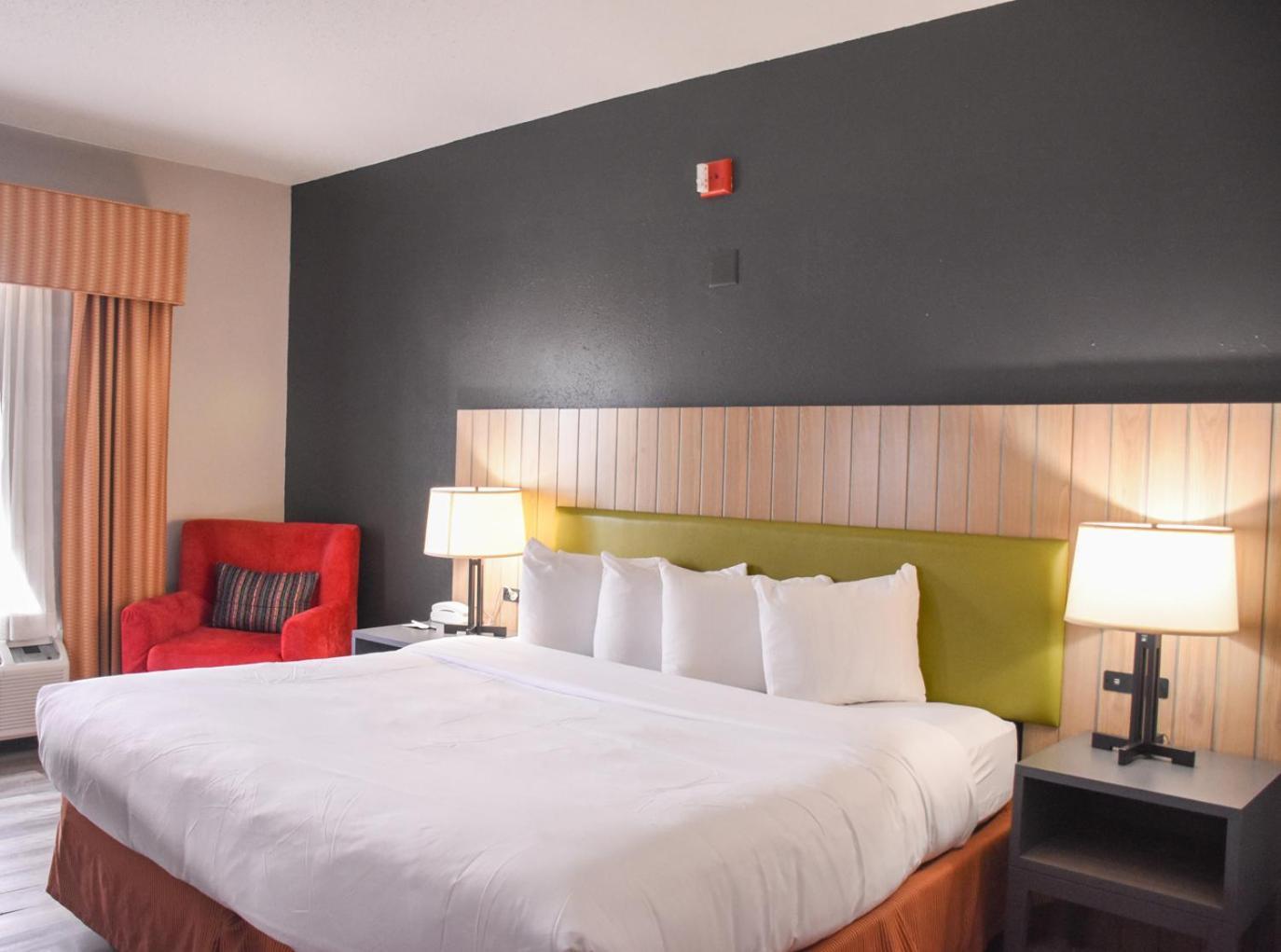 Country Inn & Suites By Radisson Bloomington-Normal West, Il Bagian luar foto