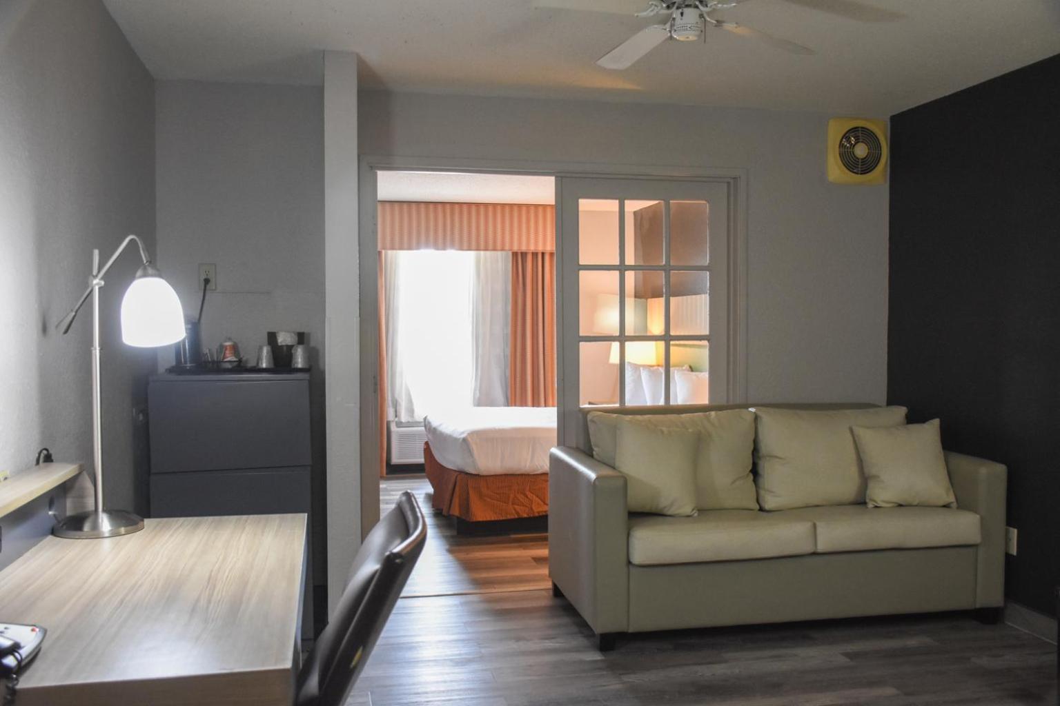 Country Inn & Suites By Radisson Bloomington-Normal West, Il Bagian luar foto